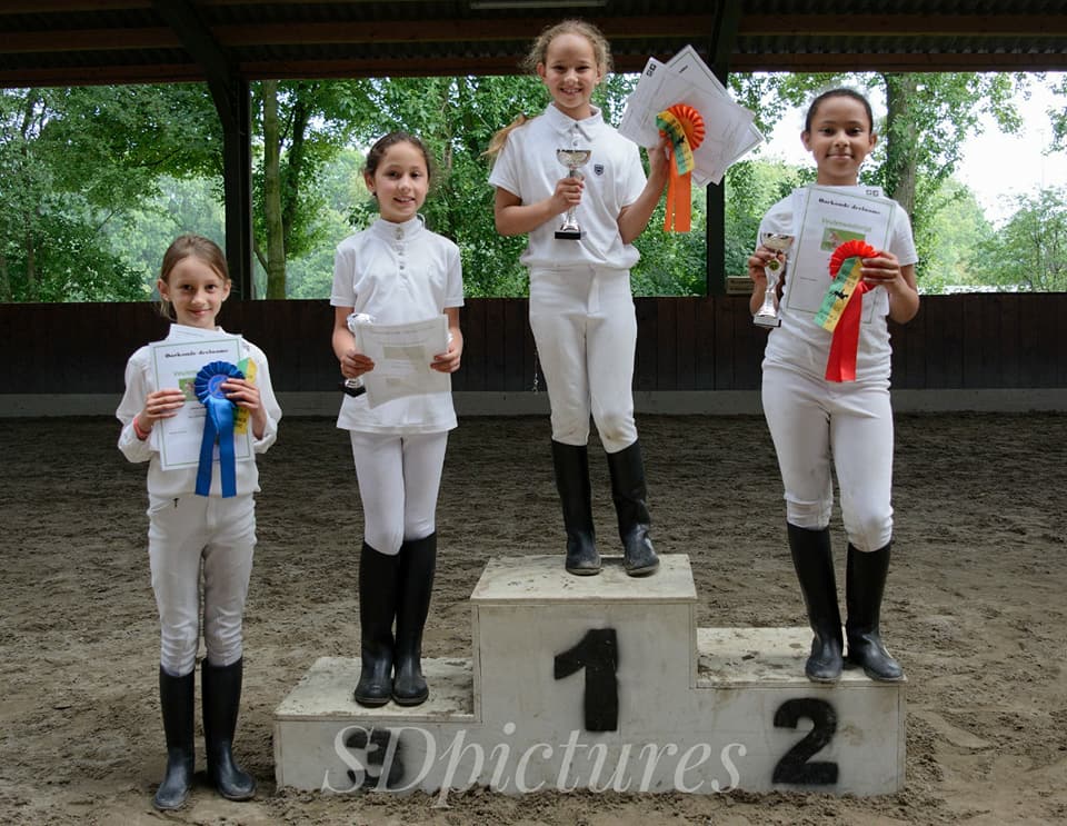 Wedstrijdkleding manege schanswijk ruiters